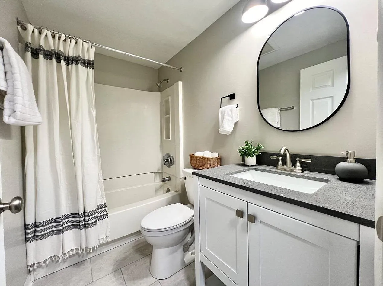 2 bed, 950 sqft, $1,400 — Photo 2