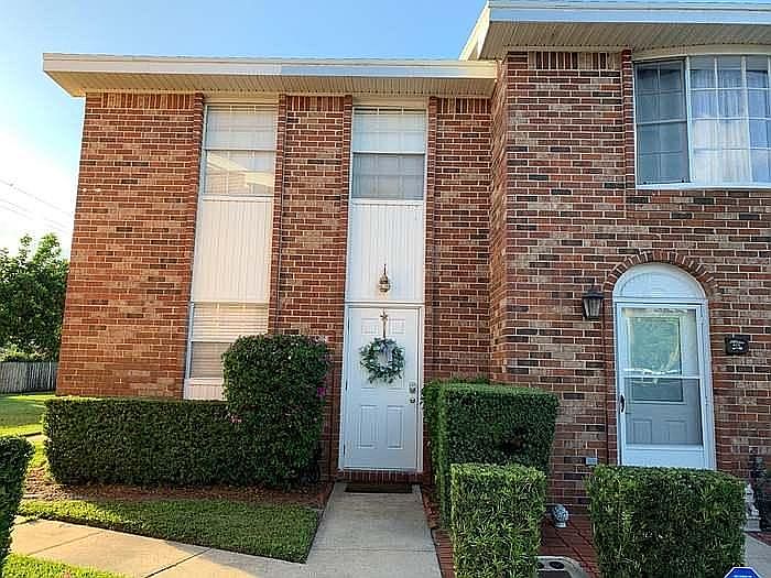 1st image of 419 N Cypress Dr APT 14