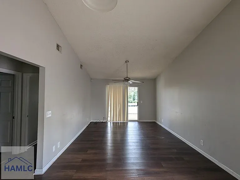 Brett Dr — Photo 4