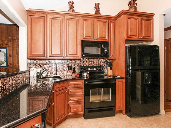 5th image of 456 Spruce Ln
