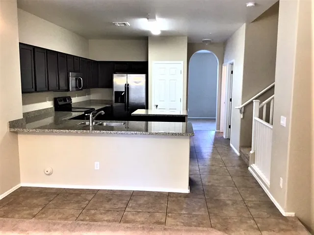 894 S Annie Ln — Photo 4
