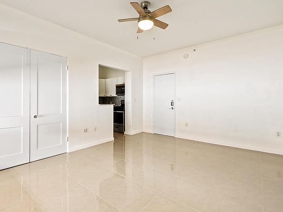 3rd image of 445 Brazilian Ave APT 13
