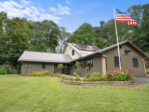 173 Arabian Ln, Woodlawn, VA 24381