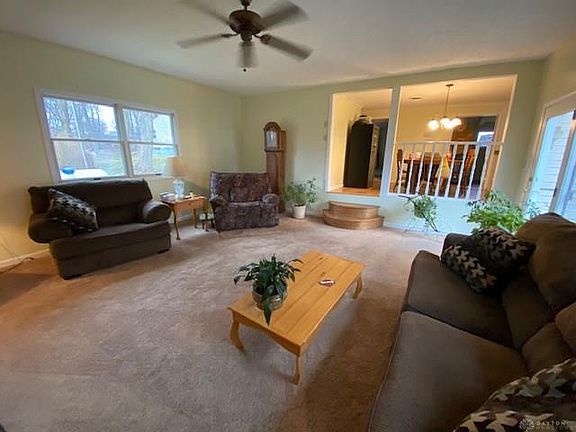 4th image of 1154 East Dr