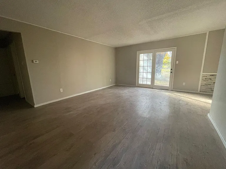 6840 Margaret Dr — Photo 11