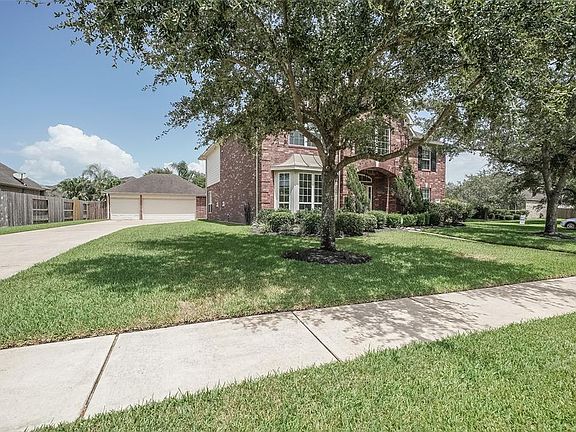 4th image of 11501 Island Breeze St