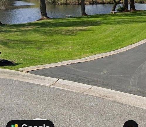 2nd image of 4075 Grosse Point Dr