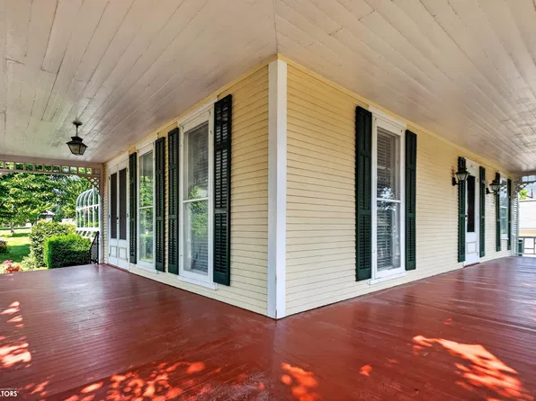 401 Jerome St, Marshalltown, IA 50158