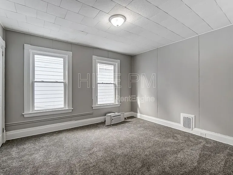 1758 Brewster Ave — Photo 24