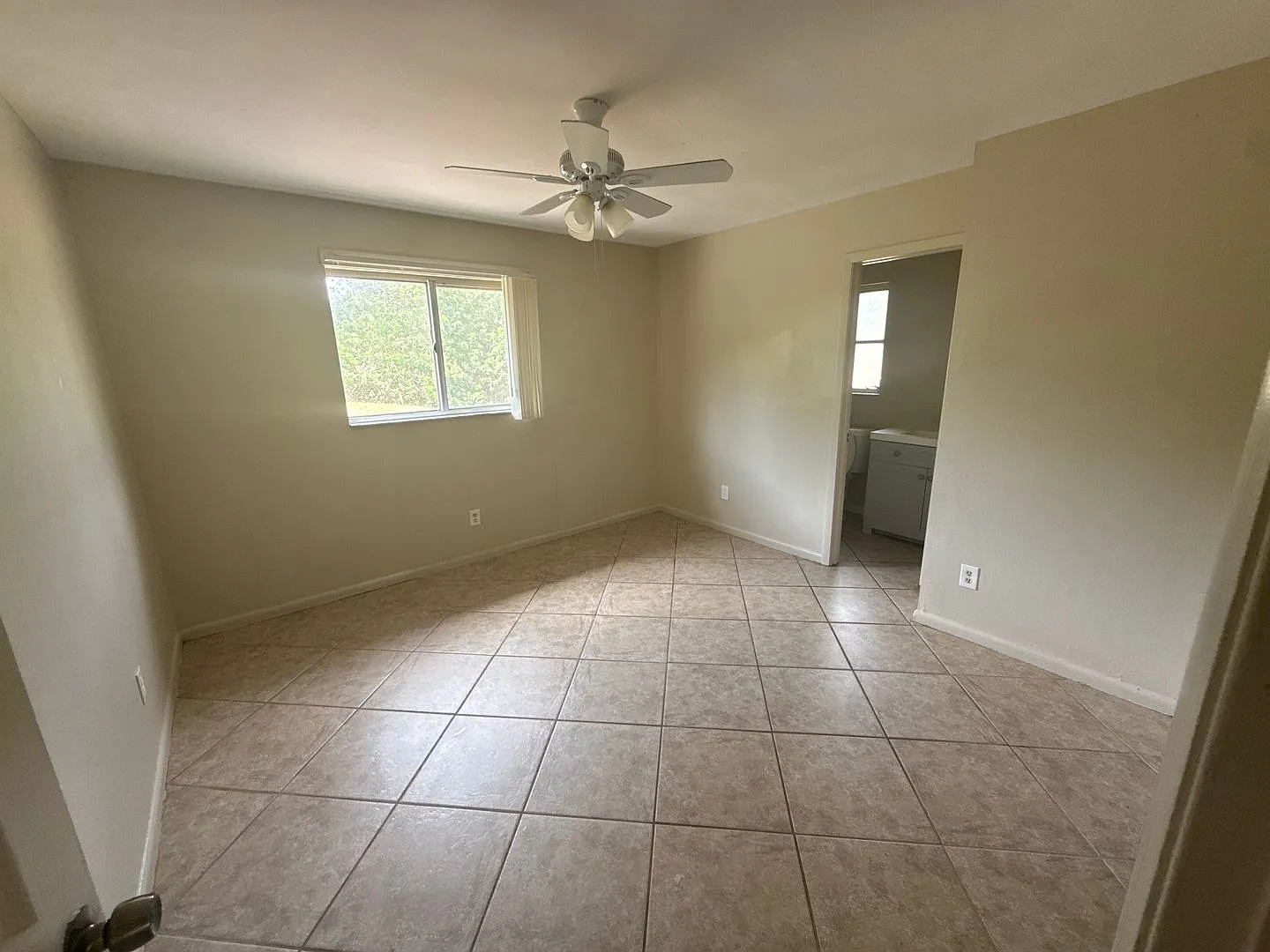 **Ask About The Two Weeks Free North Fort Myers 3 Bedrooms\2 Baths Ready For A Long Term Tenant *... — Photo 4