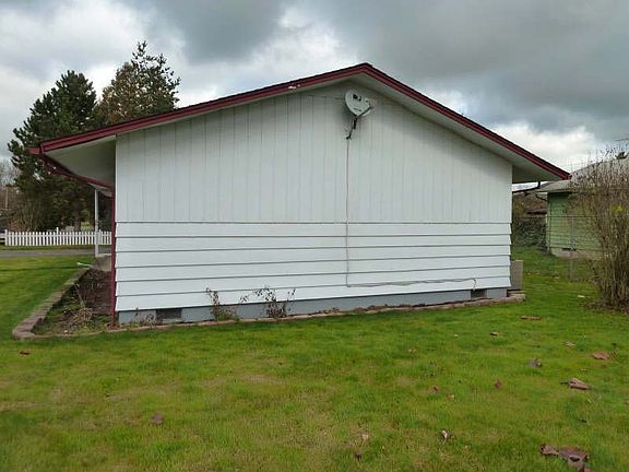 4th image of 126 N Naches St