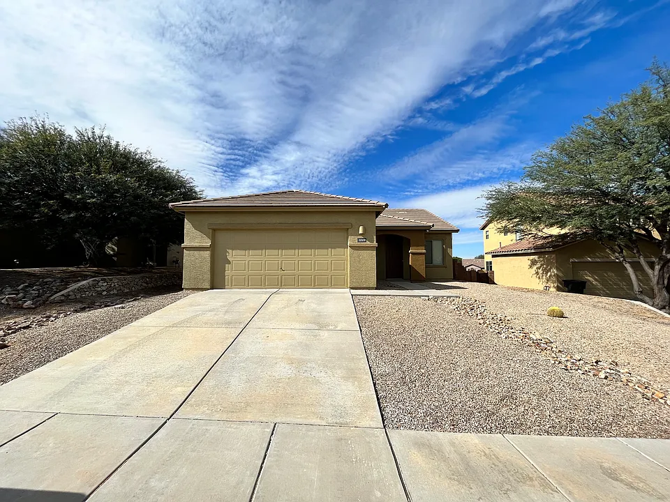 1008 S Stalactites Cir