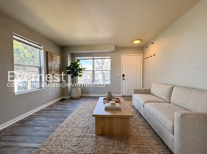 2 bed, 1.5 bath, 1090 sqft, $2,255 — Photo 3