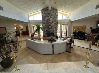 3860 McLeod Dr, Las Vegas, NV 89121