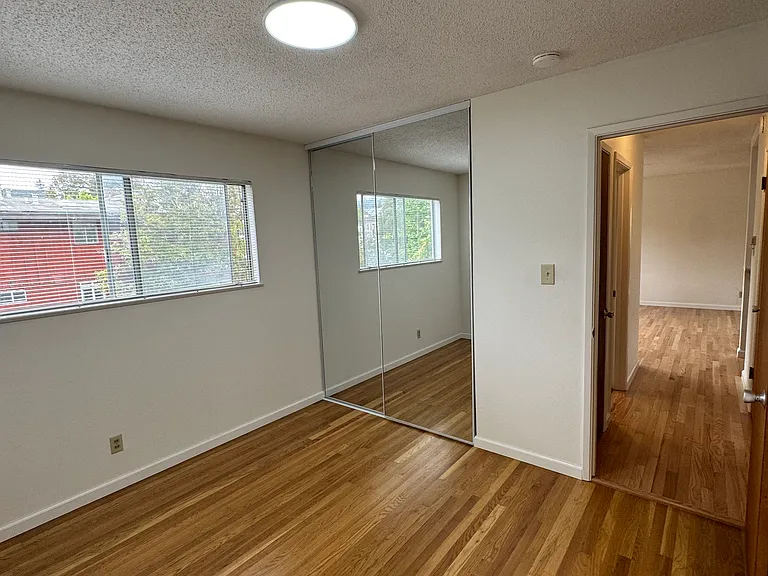 2127 McGee Ave #G — Photo 8