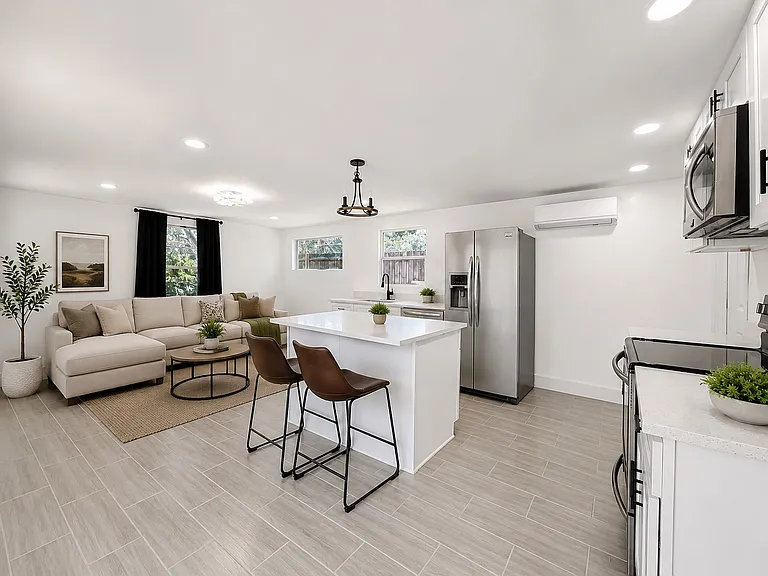 6920 Delano Ave — Photo 13