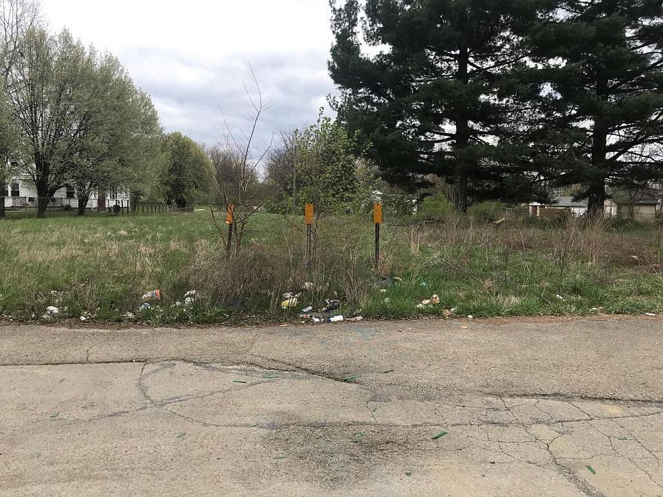2nd image of 2927 E 8th Ave