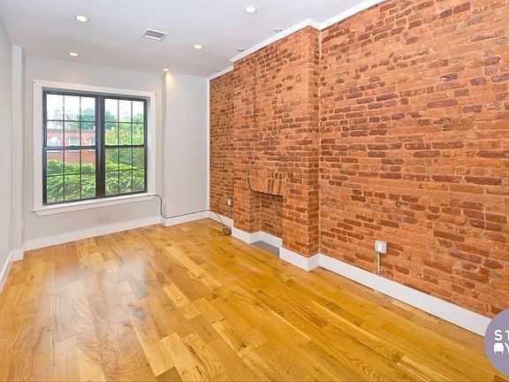 4th image of 637 Lexington Ave #3F