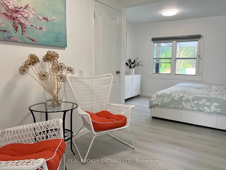 286 Crestwood Dr — Photo 3