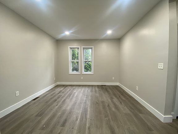 2nd image of 193-195 Seymour Ave #1A