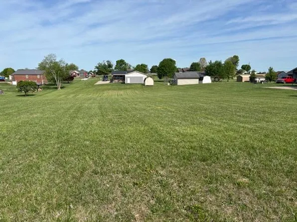 93 Travis Trl, Lebanon, KY 40033