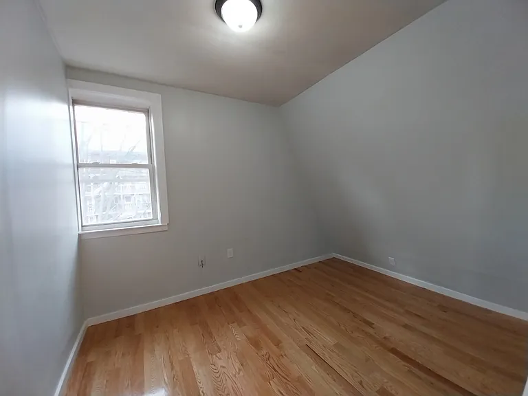 295-297 Beech St #3 — Photo 17