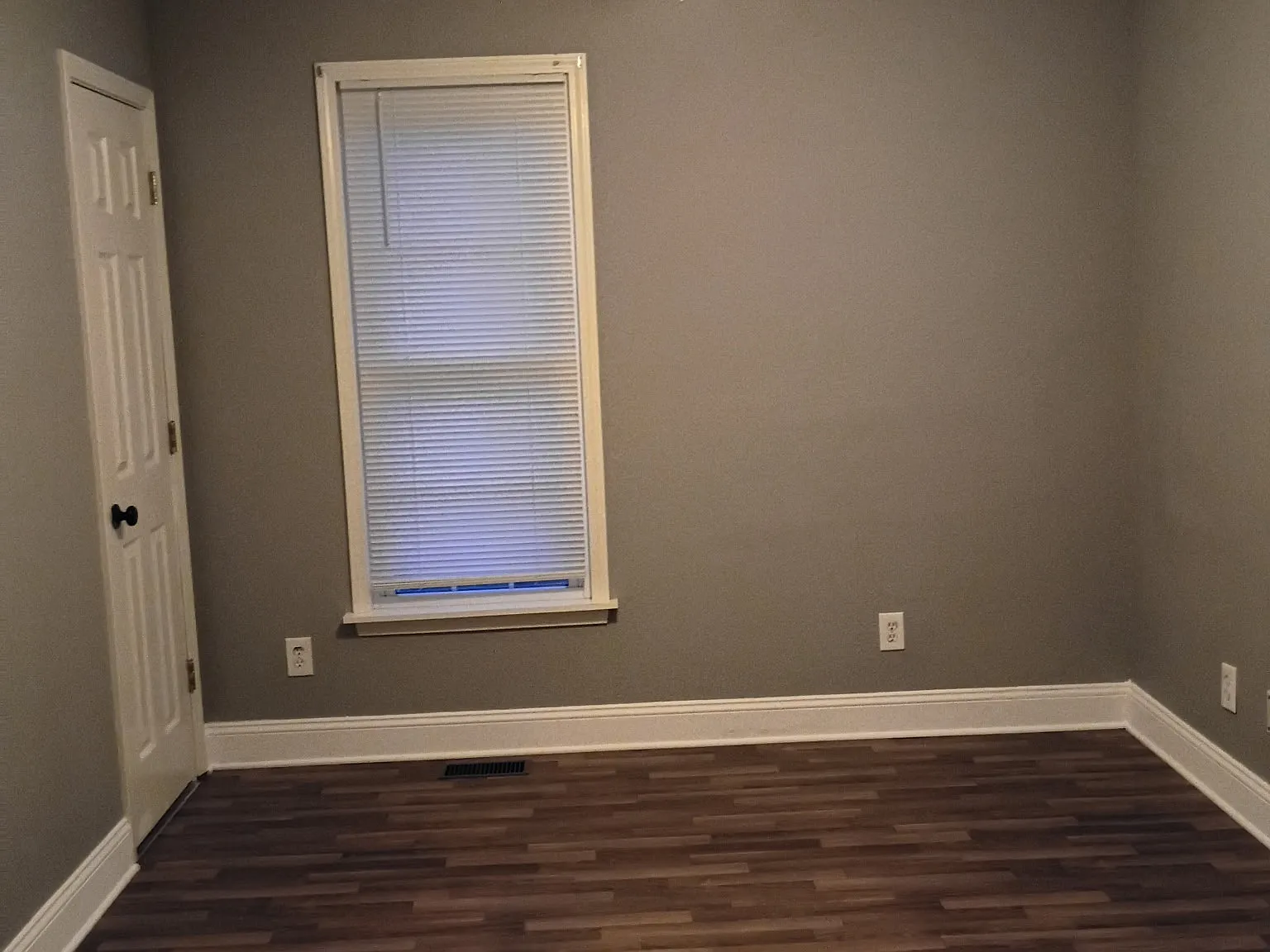2 bed, 1000 sqft, $950 — Photo 2