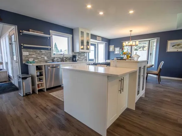 550 N 4th Ave SW, Sundre, AB T0M 1X0