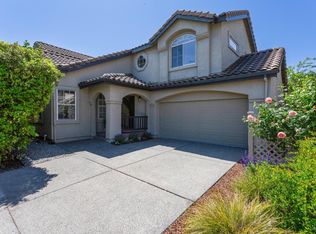 75 Windsor Ln, Petaluma, CA 94952