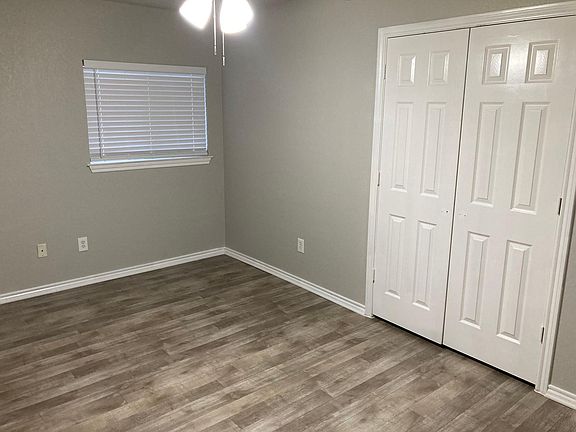 3rd image of 10520 Flamewood Dr