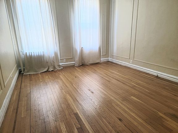 4th image of 10 Bennett Ave #3C