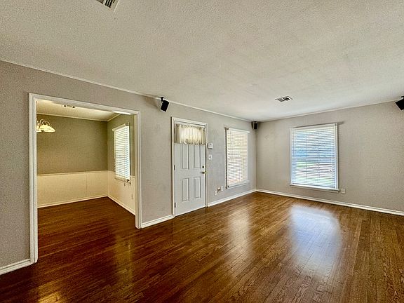 2nd image of 9519 Stratford Dr