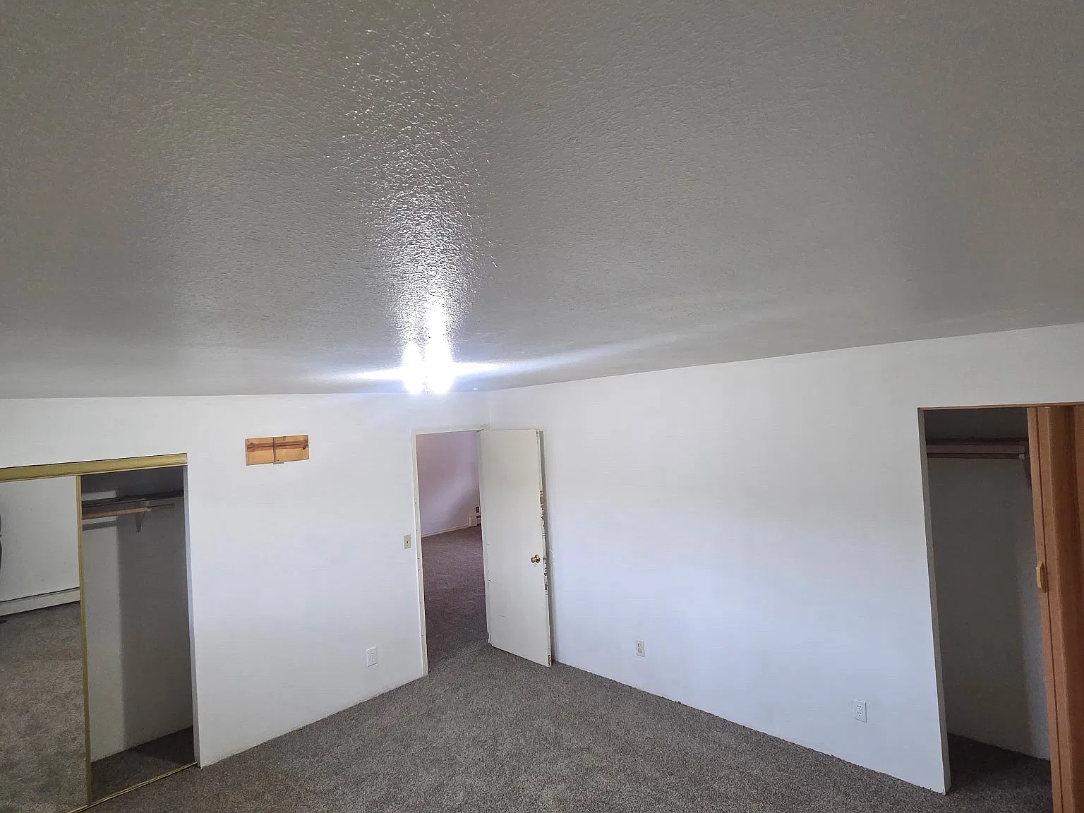 2 bed, 900 sqft, $1,375 — Photo 3