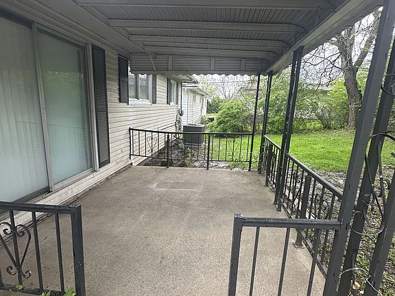 3rd image of 4913 Donovan Dr