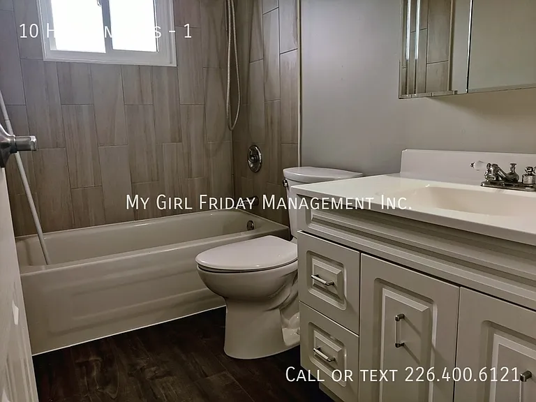 10 Hudson Cres #1 — Photo 14
