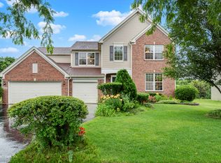 633 Versailles Dr, Bartlett, IL 60103