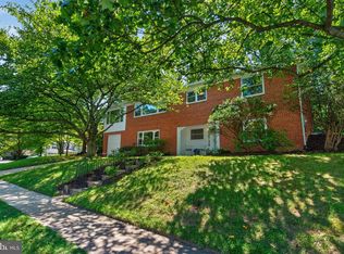 2730 N Wakefield St, Arlington, VA 22207