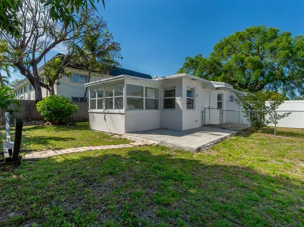 214 NE 11th St, Delray Beach, FL