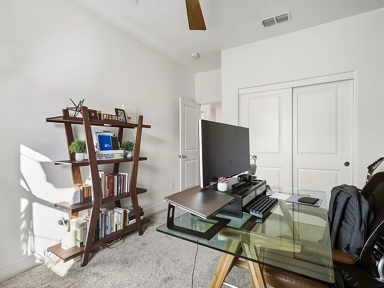 1304 Bloom Ln — Photo 39