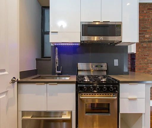 4th image of 246 Mott St APT 12