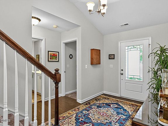 4th image of 107 Thornbury St