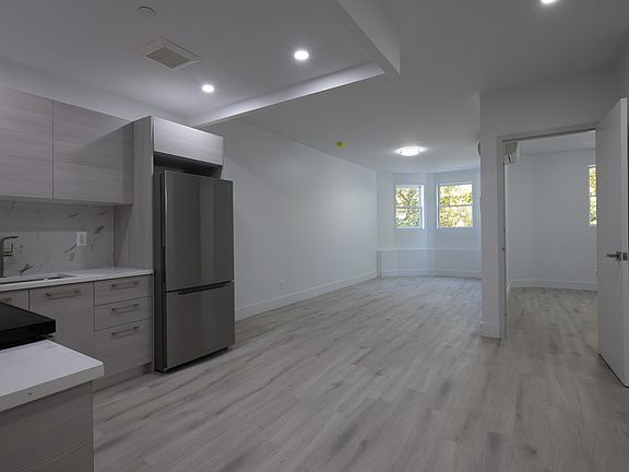 4th image of 1266 Park Pl #3A
