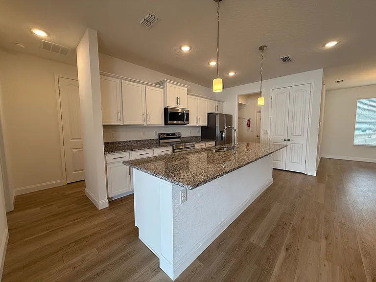 47 La Mancha Dr — Photo 9