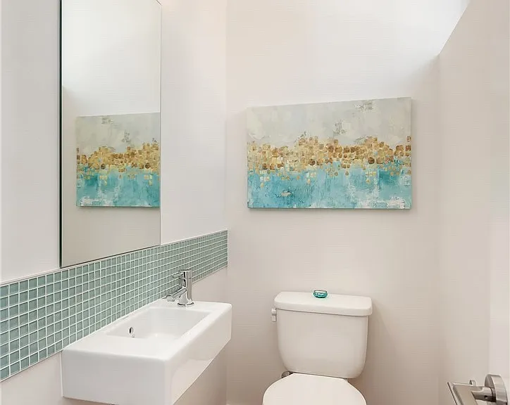 2410 NE 75th St — Photo 14