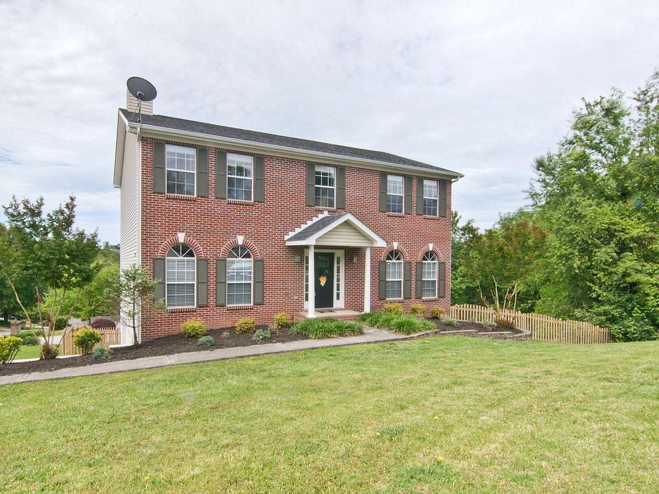 1st image of 8015 Maple Run Ln