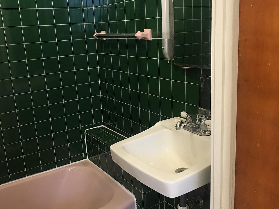 1st image of 1434 Snyder Ave #1R