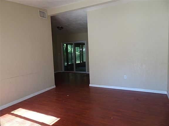 3rd image of 4710 Drexel Ave