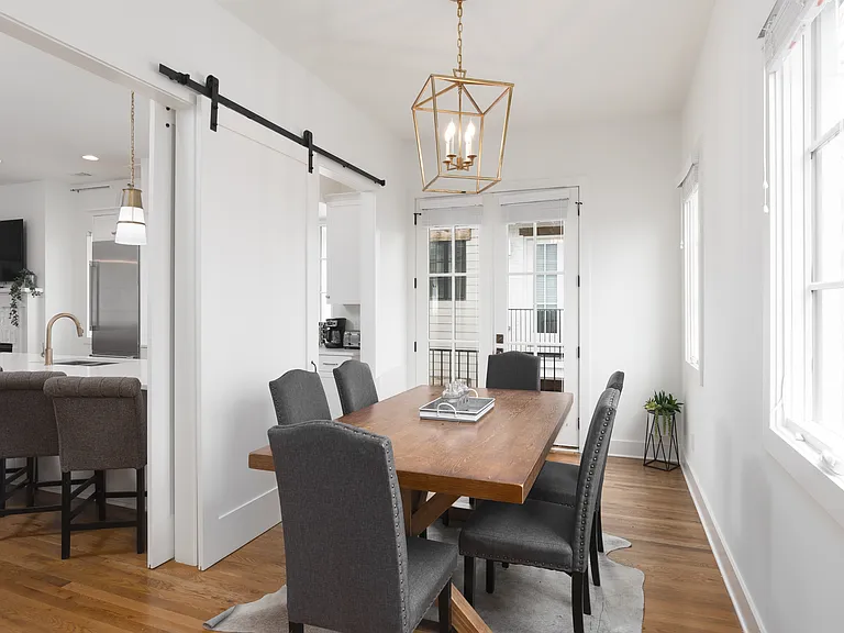 Dining area, right off of the kitchen. Tons of natural light!