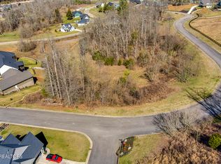 132 & 134 Black Oak Dr, Oak Ridge, TN 37830