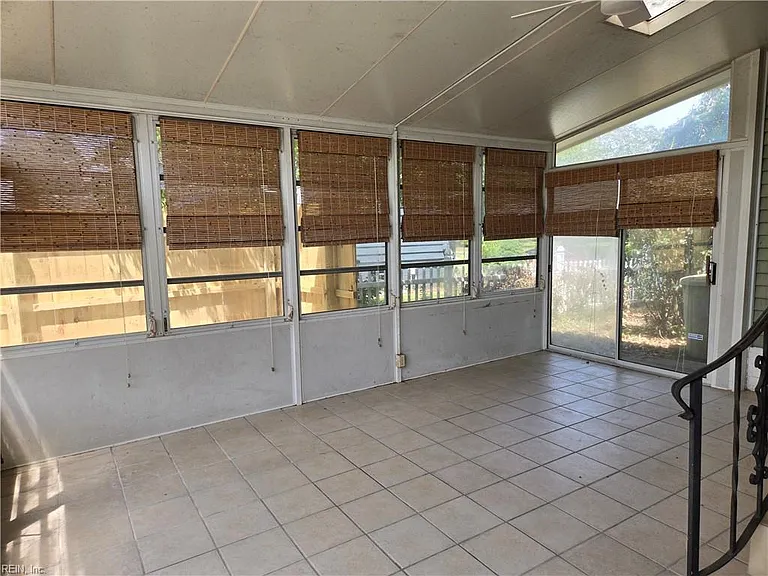 646 Roland Dr — Photo 18